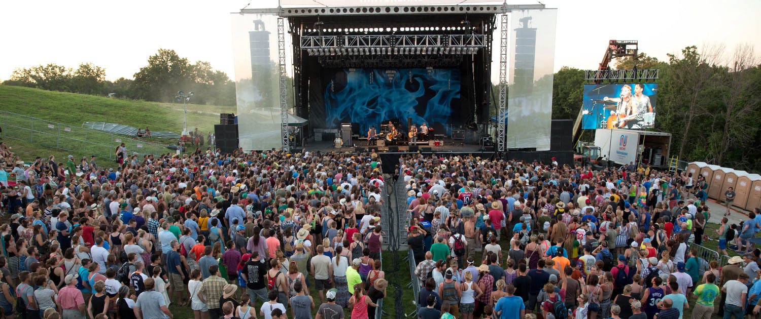 مهرجان Martha’s Vineyard السينمائي يفتتح دورته الجديدة وسط أجواء نابضة بالحياة