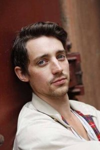 الممثل Adam Lundgren