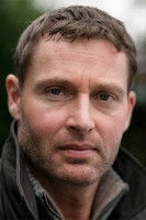 الممثل Adrian Bouchet