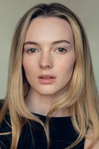 الممثل Alanah Bloor