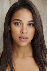الممثل Alexandra Shipp
