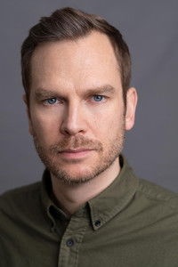 المخرج Ali Cook