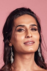 الممثل Alina Khan