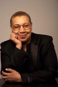 المخرج Alison Duke