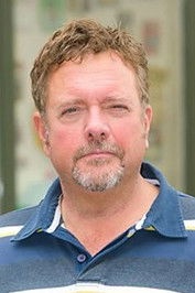 الممثل Alun ap Brinley