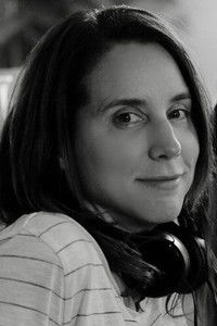 المخرج Amy Barrett