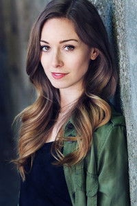 الممثل Amy Groening