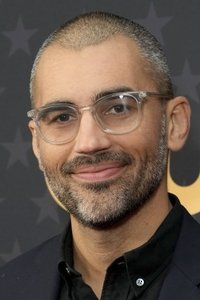 المخرج Andrew DeYoung