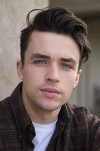 الممثل Andrew Horton