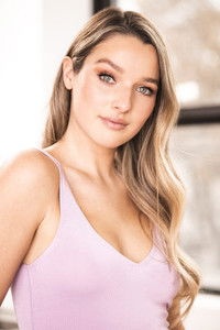 الممثل Annie Clark