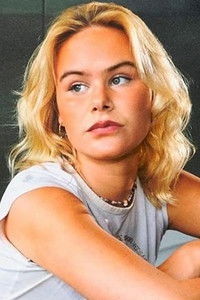 الممثل Annika Wedderkopp