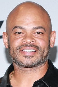 المخرج Anthony Hemingway