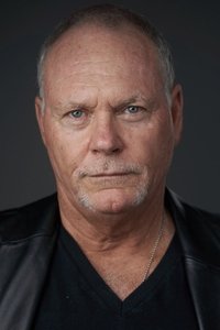 الممثل Antoni Corone