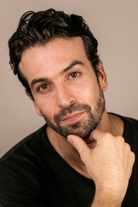 الممثل Armand Aucamp