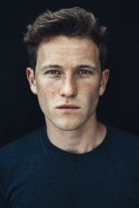 الممثل Artjom Gilz