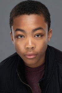 الممثل Asante Blackk