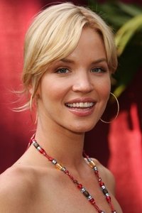 الممثل Ashley Scott