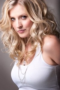 المخرج Aubrey Arnason