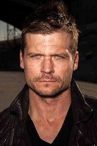 الممثل Bailey Chase