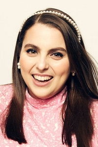 الممثل Beanie Feldstein