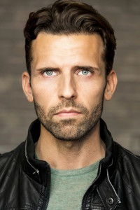 الممثل Benjamin Schnau