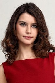 الممثل Beren Saat