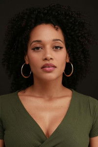 الممثل Bethany Brown