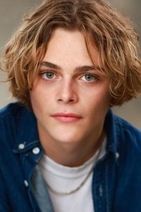 الممثل Billy Barratt