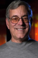 الممثل Bob Gale