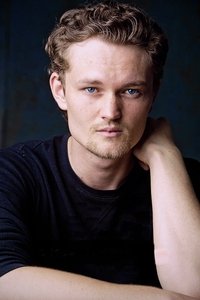 الممثل Brennan Keel Cook