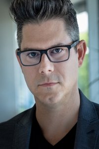 المخرج Brett Donowho