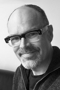 المخرج Brett Sullivan