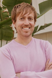 المخرج Bryan Storkel