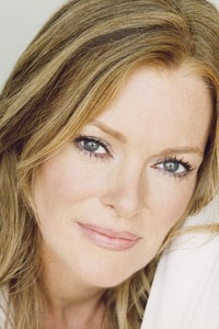 الممثل Caitlin Dulany