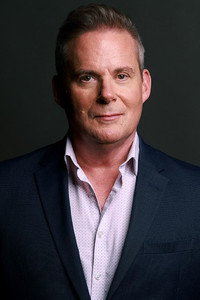 الممثل Cameron Easton