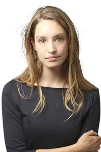 الممثل Caro Derkx