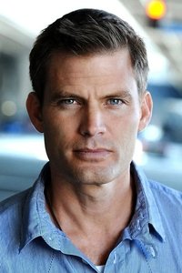 الممثل Casper Van Dien