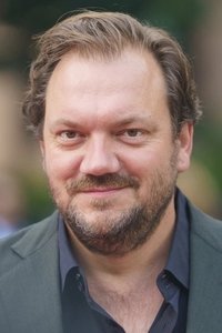 الممثل Charly Hübner