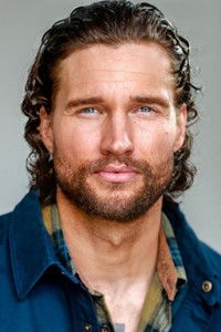 الممثل Chase Garland