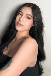 الممثل Cheena Dizon