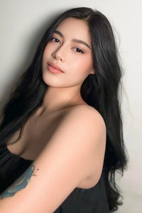 الممثل Cheena Dizon