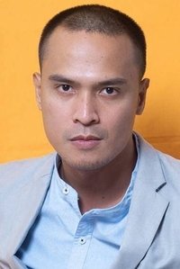 الممثل Chester Grecia