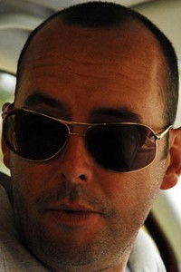 المخرج Chris Holt