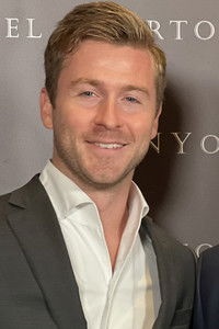 الممثل Chris Maher