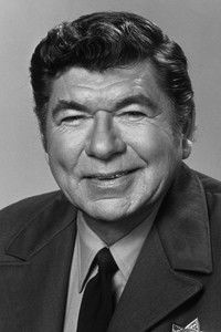 الممثل Claude Akins