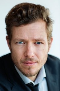 الممثل Clyde Berning