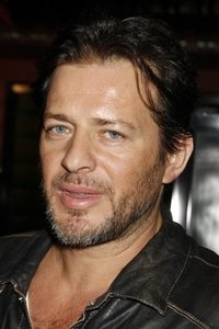 الممثل Costas Mandylor