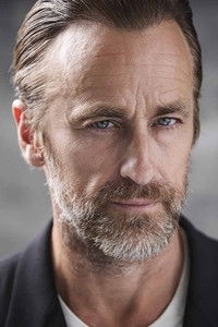 الممثل Crispian Belfrage