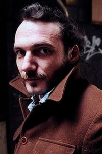 الممثل Cyril Roy