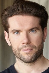 الممثل Dónall Ó Héalai